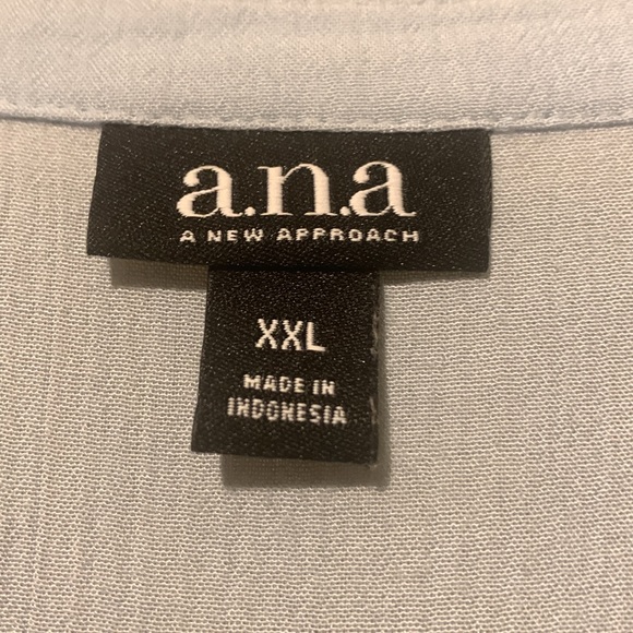 #43 A N A size XXL light blue top small mini brown buttons - Picture 4 of 4